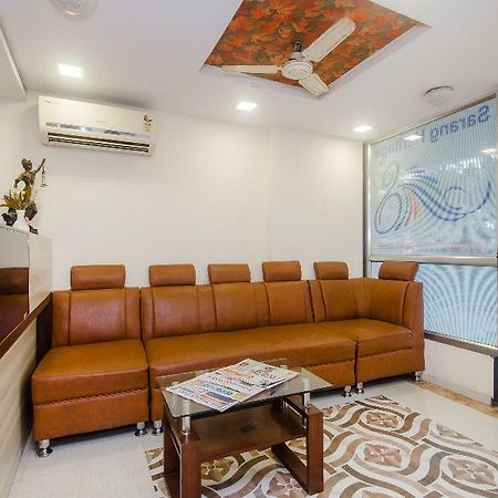 Oyo Flagship 756 Hotel Sarang Heritage ナビムンバイ エクステリア 写真