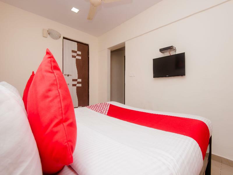 Oyo Flagship 756 Hotel Sarang Heritage ナビムンバイ エクステリア 写真